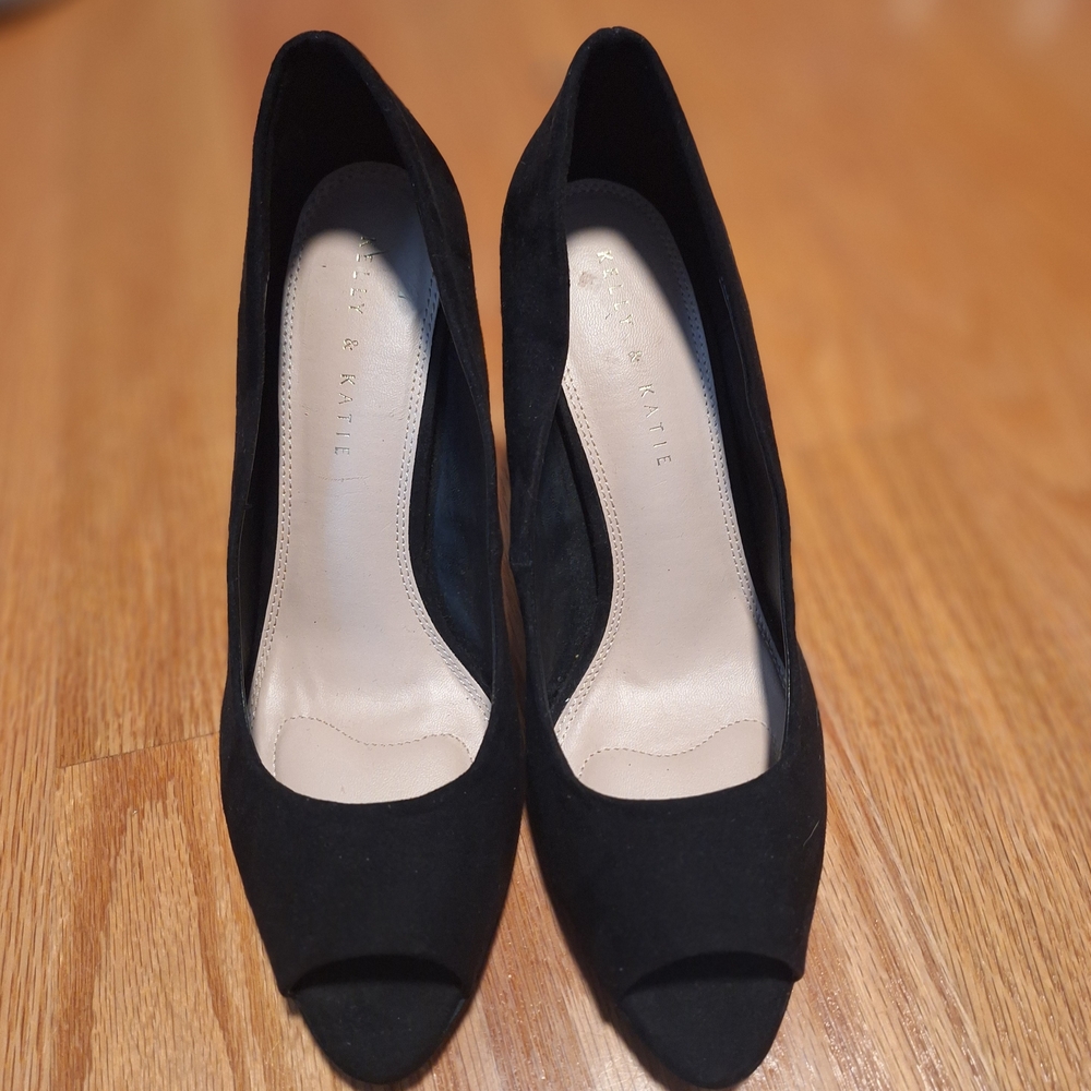 💎 STUNNING Kelly & Katie Classic Black Faux Suede Peep Toe Heels, Sz 10